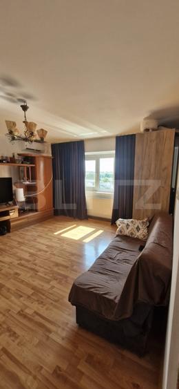 Apartament cu 3 camere decomandat, mobilat în Micro 12
