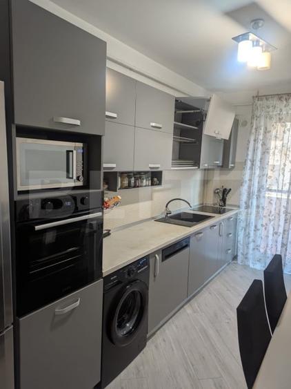 Apartament cu 4 camere semidecomandat, mobilat în Lunca Cetățuii