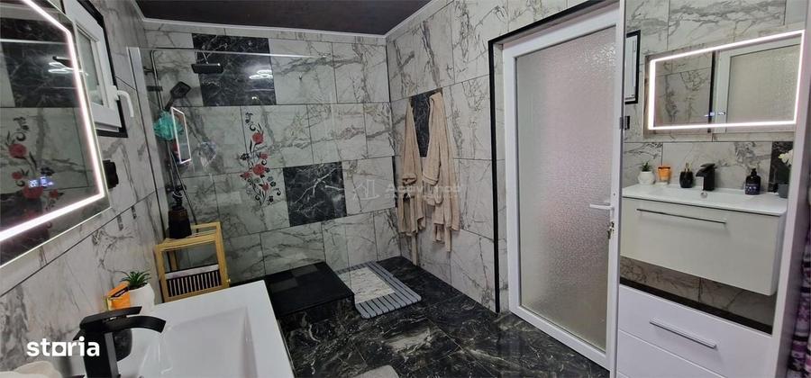 Casă cu 4 camere în Muncitoresc