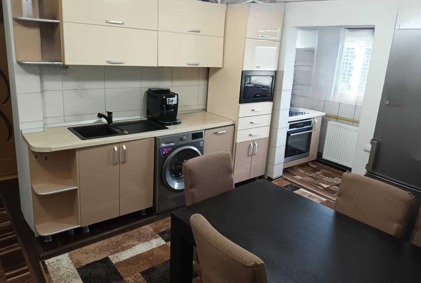 Apartament cu 2 camere decomandat în Zorilor