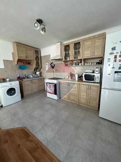 Duplex cu 4 camere cu Teren 500 Mp în Burdujeni
