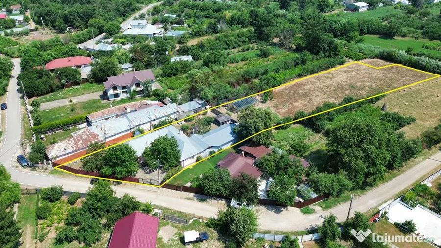 Casă cu 4 camere cu Teren 3405 Mp în Suraia