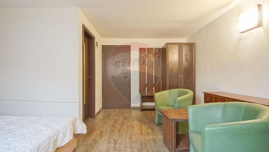 Casă individuală cu 12 camere cu Canalizare în Astra