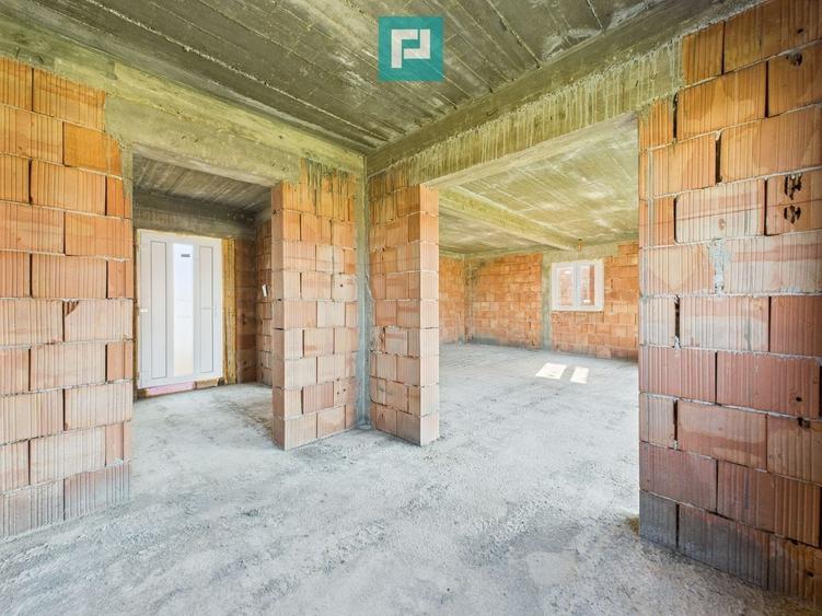 Casă individuală cu 4 camere cu Canalizare în Fântânele