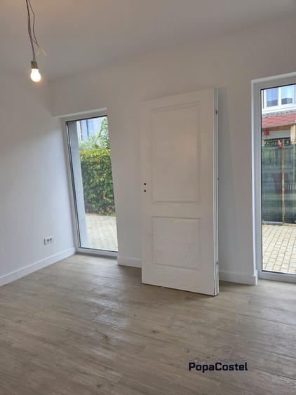 Duplex cu 4 camere cu Canalizare în Odăi