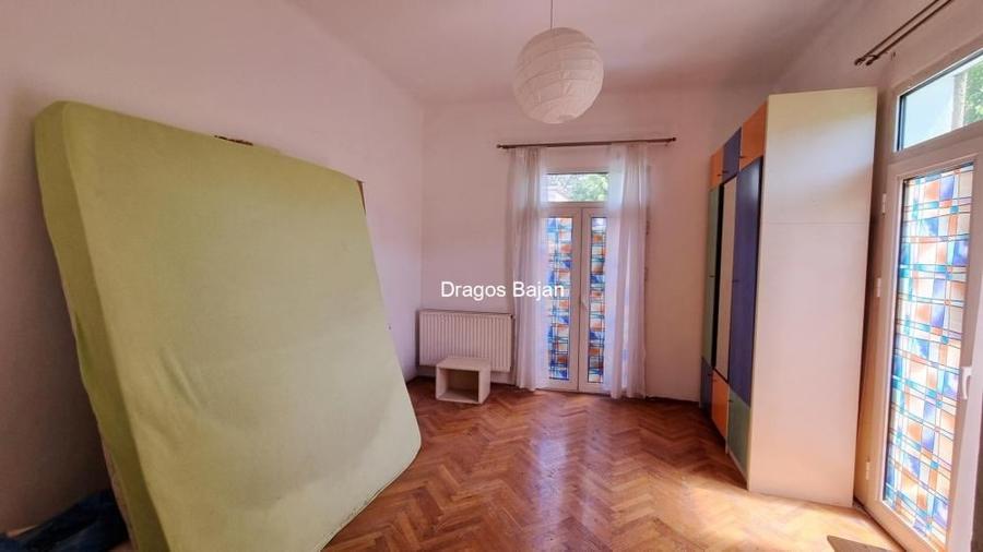 Apartament cu 4 camere decomandat în Armeneasca