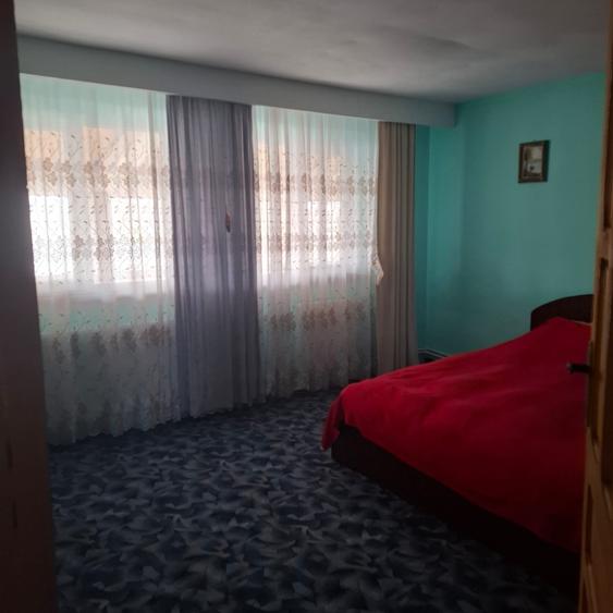 Casă individuală cu 6 camere cu Garaj în Clociov