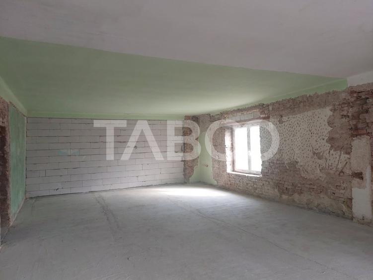 Apartament cu 2 camere semidecomandat în Cisnădie