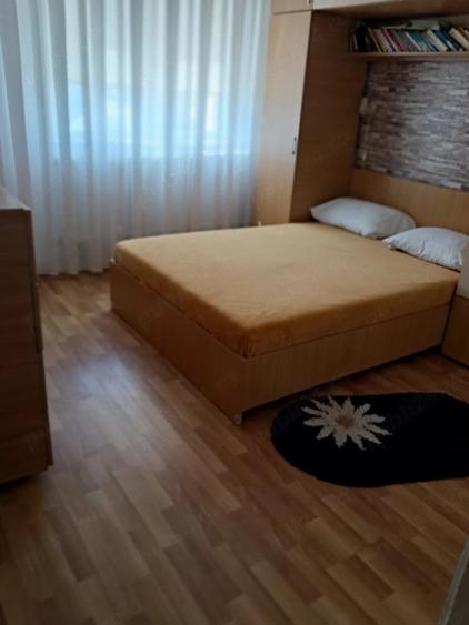 Apartament cu 3 camere decomandat în Vest