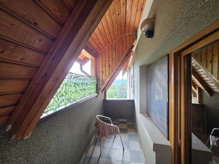 Casă individuală cu 9 camere cu Piscina în Cornu de Jos (Cornu)