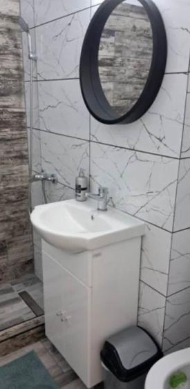 Garsonieră semidecomandată în Far