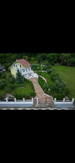 Casă cu 4 camere în Corunca