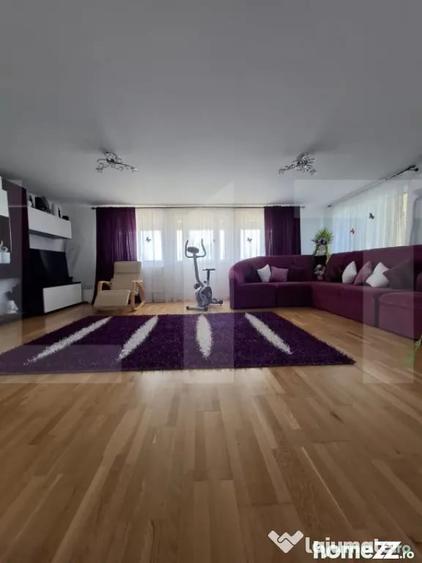 Casă cu 7 camere cu Teren 4600 Mp în Central