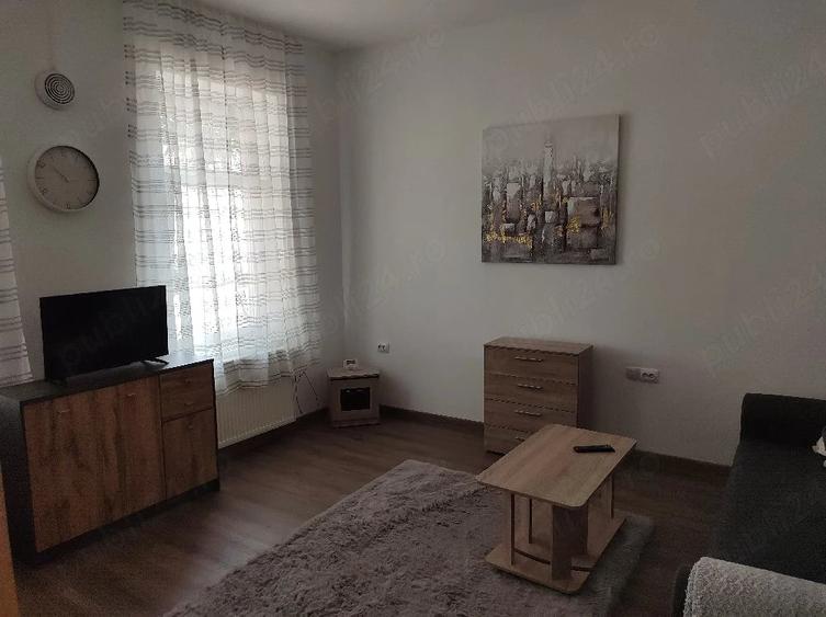 Garsonieră decomandată în Central
