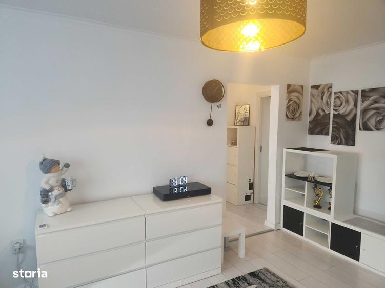 Apartament cu 3 camere semidecomandat în 1 Decembrie 1918