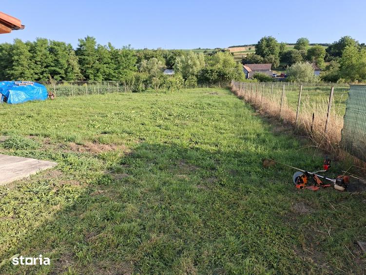 Casă cu 2 camere cu Teren 1350 Mp în Cozma