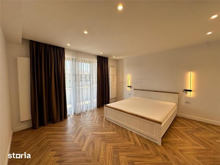 Casă cu 9 camere cu Teren 400 Mp în Central