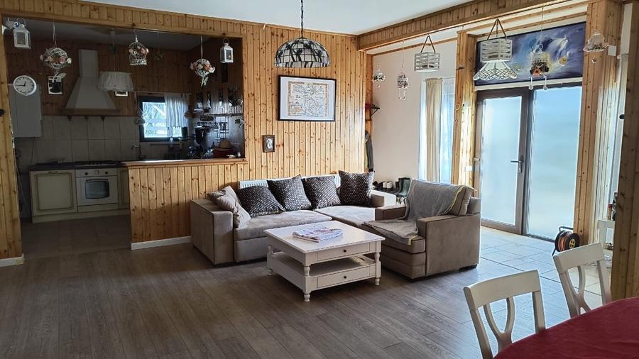 Casă individuală cu 4 camere cu Teren 582 Mp în Brebu