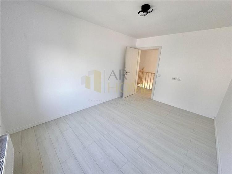 Duplex cu 4 camere cu Canalizare în Strejnicu