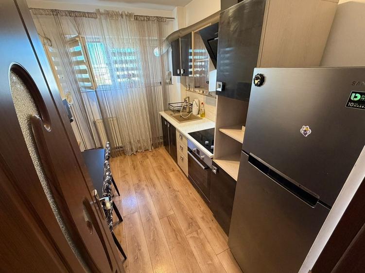 Apartament cu 2 camere semidecomandat, mobilat în Central