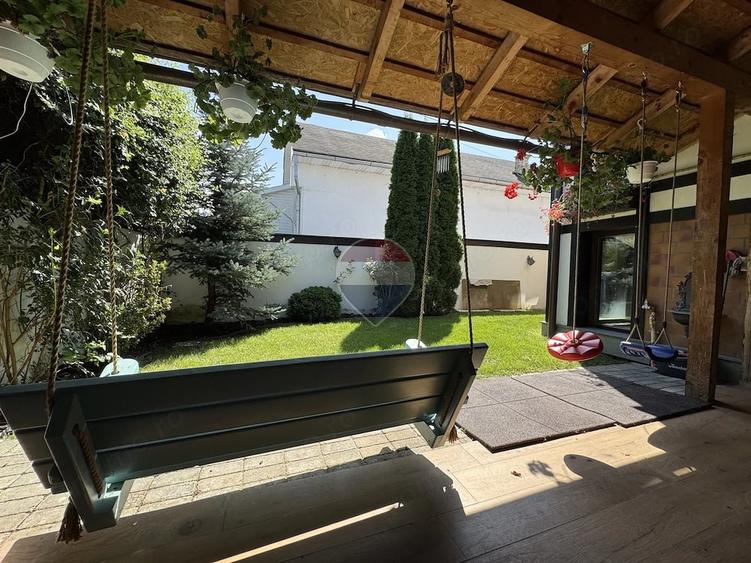 Casă cu 3 camere cu Teren 180 Mp în Central