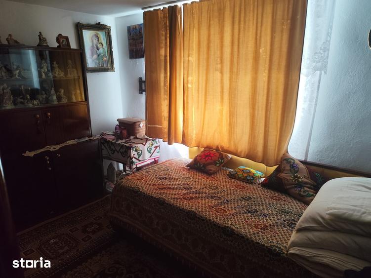 Casa de vanzare cu garaj ?i pivni?a - 6