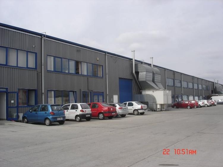 Spațiu industrial, de 578 mp, în Titan