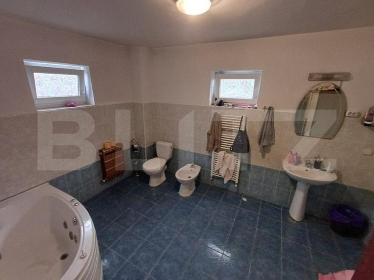 Casă individuală cu 6 camere cu Canalizare în Exterior Est