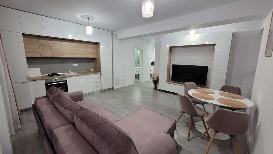 Apartament cu 2 camere decomandat în Calea București