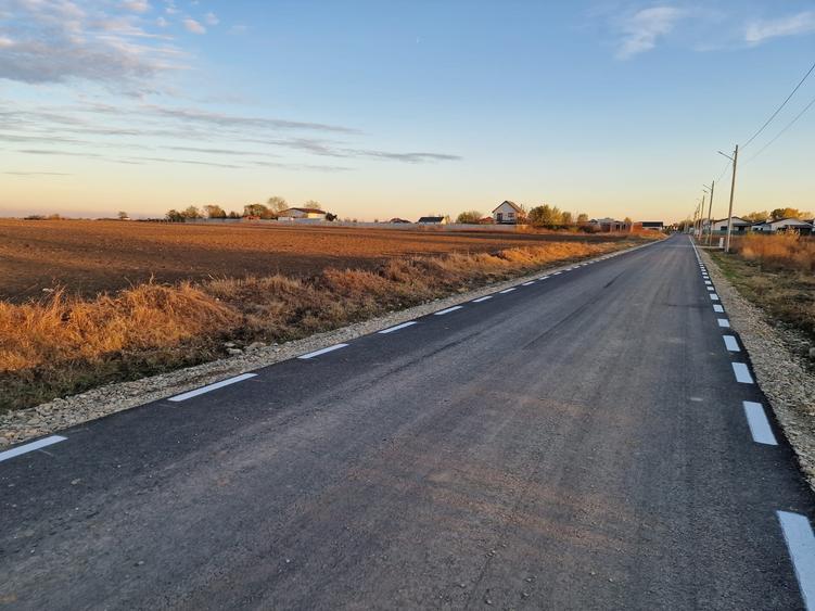 Teren Construcții intravilan de 500 mp, în Domnești