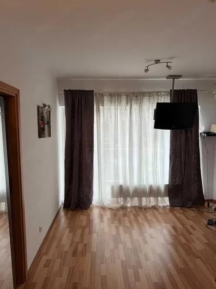 Garsonieră semidecomandată în Titan