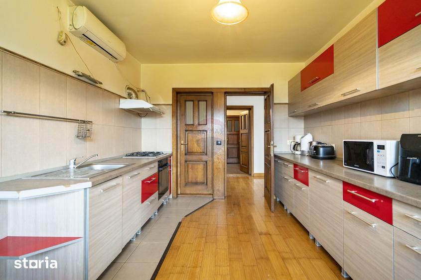 Casă cu 6 camere cu Teren 501 Mp în Sântandrei