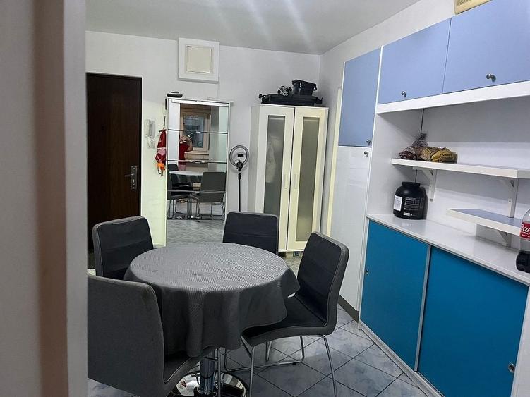 Apartament cu 2 camere decomandat în Basarabia