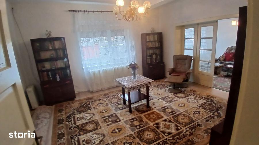 Apartament cu 4 camere în Central