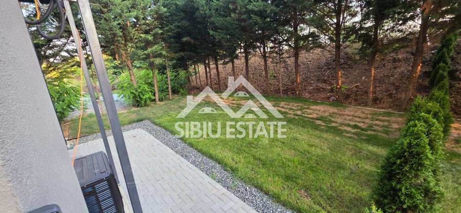 Apartament cu 3 camere decomandat în Cristian