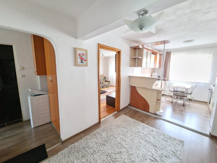 Apartament cu 3 camere decomandat în Rogerius