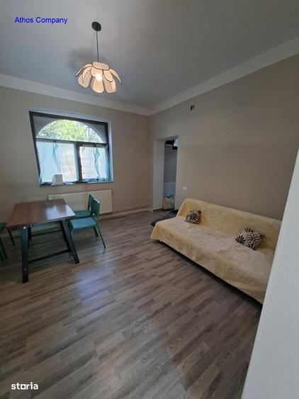 Casă cu 3 camere în Crângași