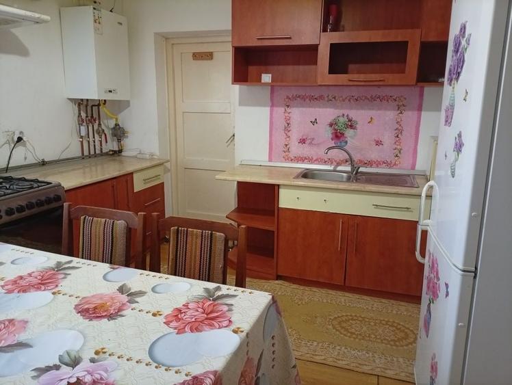 Casă cu 3 camere în Central