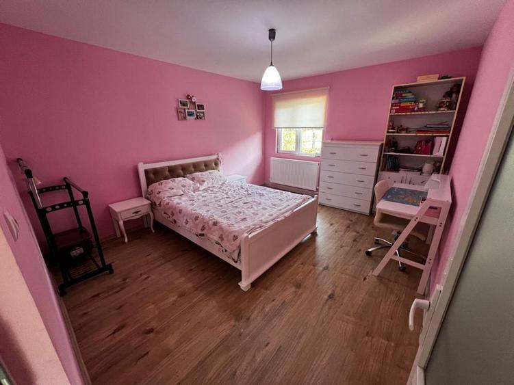 Casă cu 4 camere în Popricani