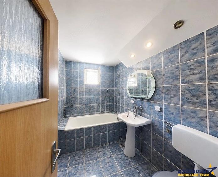 Apartament cu 2 camere decomandat în Rovinari