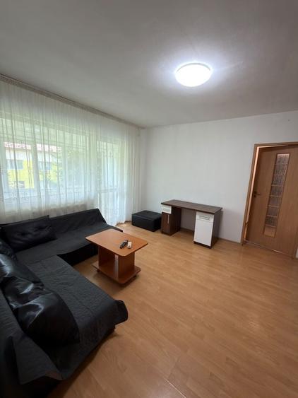 inchiriez apartament 2 camere zona V-uri - 2