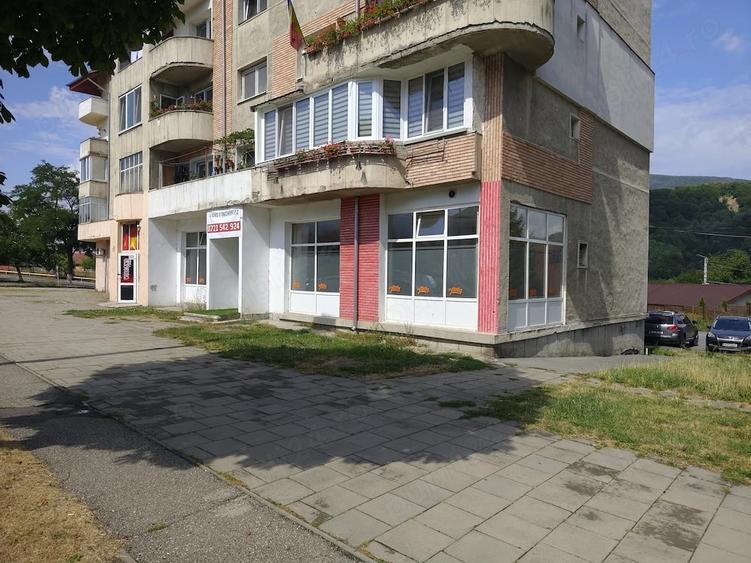 Spațiu comercial, de 100 mp, în Central