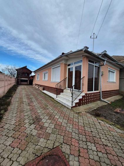 Casă cu 4 camere în Central