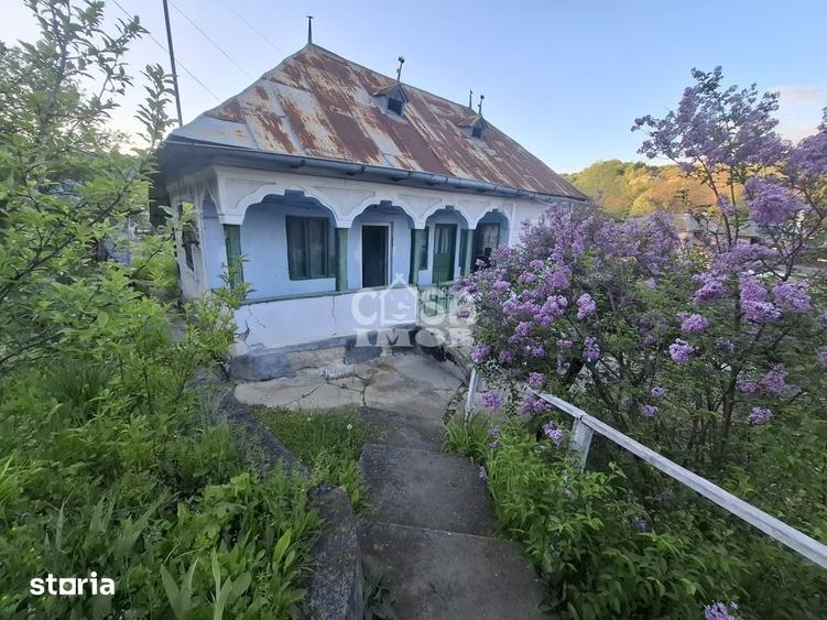 Casă cu 3 camere cu Teren 2000 Mp în Mănești