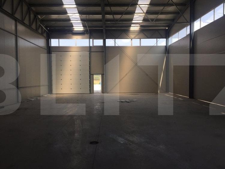 Spațiu industrial, de 2,000 mp, în Exterior Vest