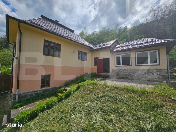 Casă cu 3 camere în Ocoliș
