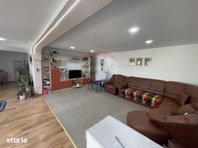 Casă cu 3 camere cu Teren 900 Mp în Mera