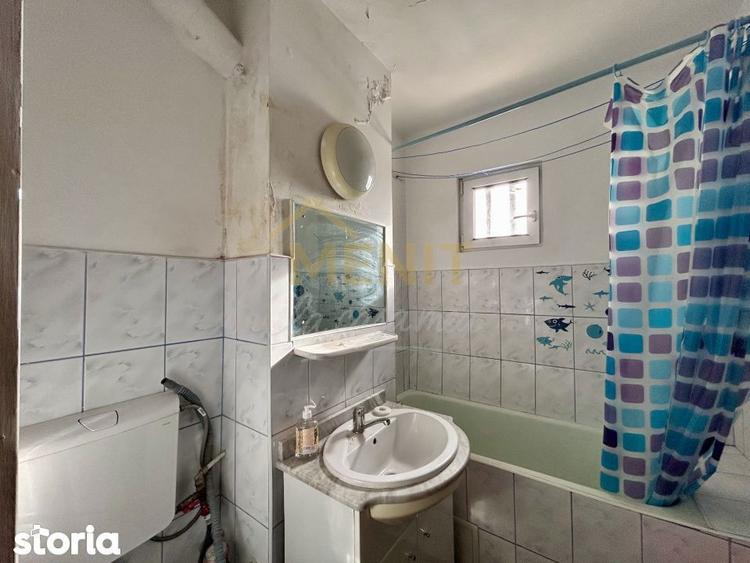 Apartament cu 3 camere semidecomandat, mobilat în Nord