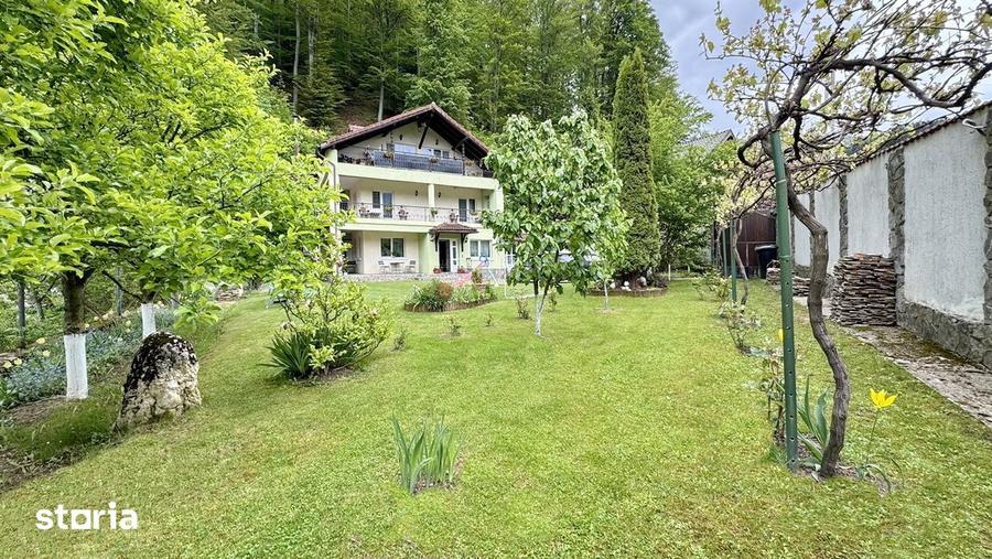 Casă cu 10 camere cu Teren 796 Mp în Dâmbul Morii
