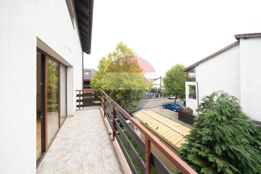 Apartament cu 3 camere semidecomandat în Sânpetru